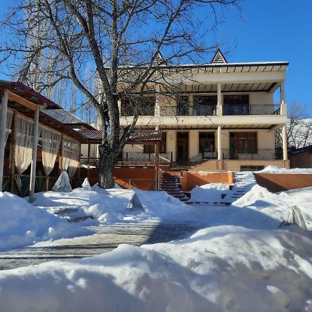 Hotel Зона Отдых Apachi В Горах Чимган Esterno foto