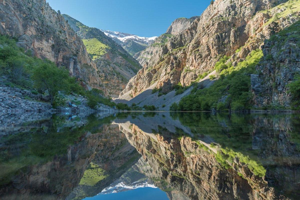 Hotel Зона Отдых Apachi В Горах Чимган Esterno foto